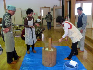 餅つきも体験
