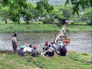 周囲の除草作業も終わり、一息